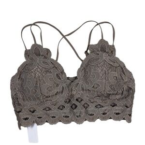 NWT Scallop Lace Bralette